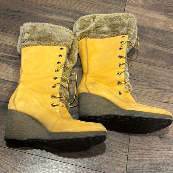 Timberland tall boots with wedge and fur size 9 - Picture 1 of 5